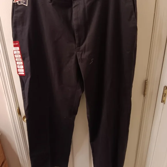 Haggar Black Pants/Slacks Brand New Men's Sz 42/30 Relaxed Fit 3 Inch Flex Waist - Picture 2 of 11